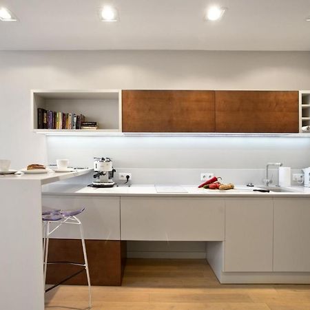 Triton Park Accommodation By P&O Serviced Apartments Warsawa Bagian luar foto