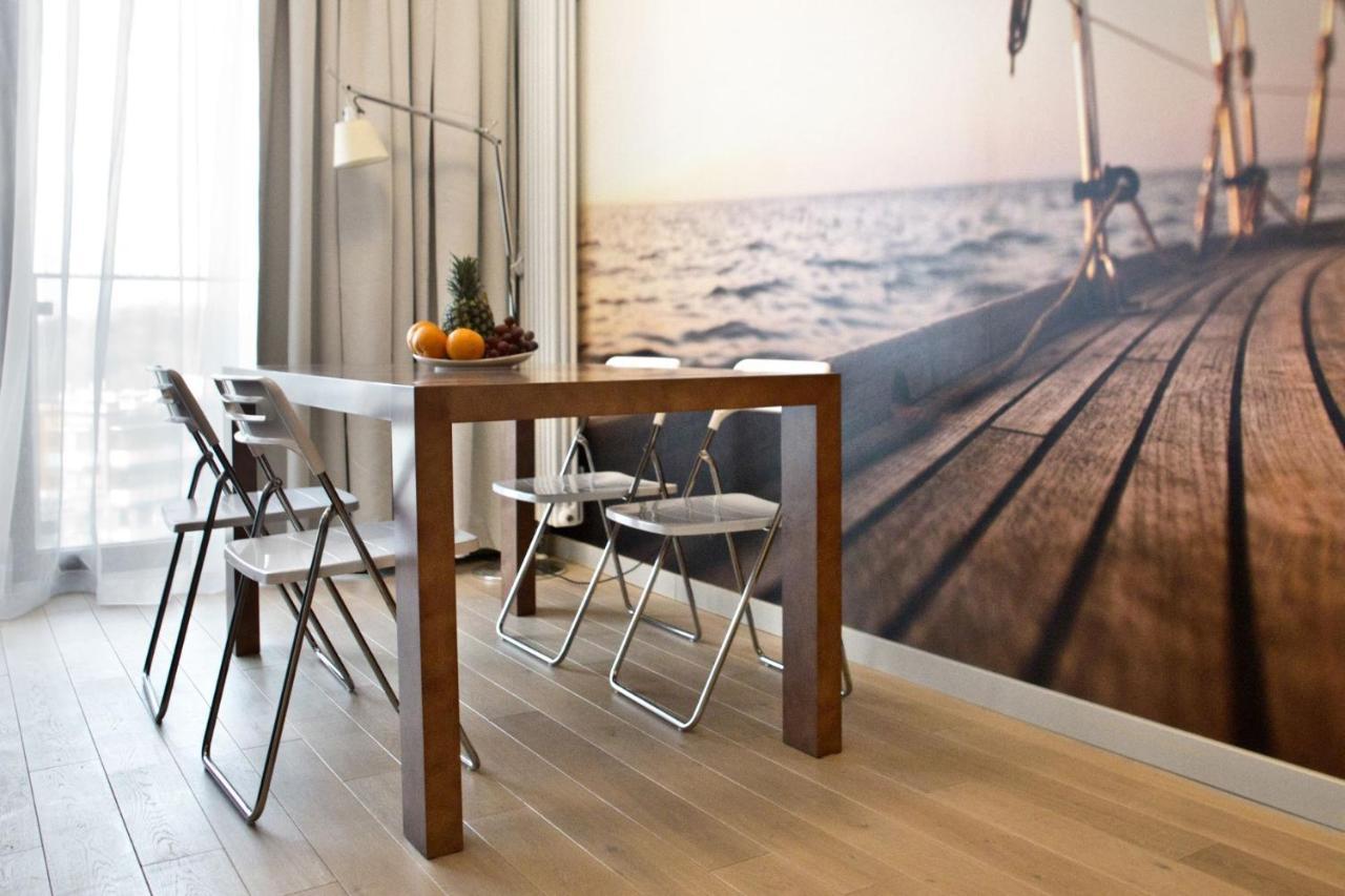 Triton Park Accommodation By P&O Serviced Apartments Warsawa Bagian luar foto