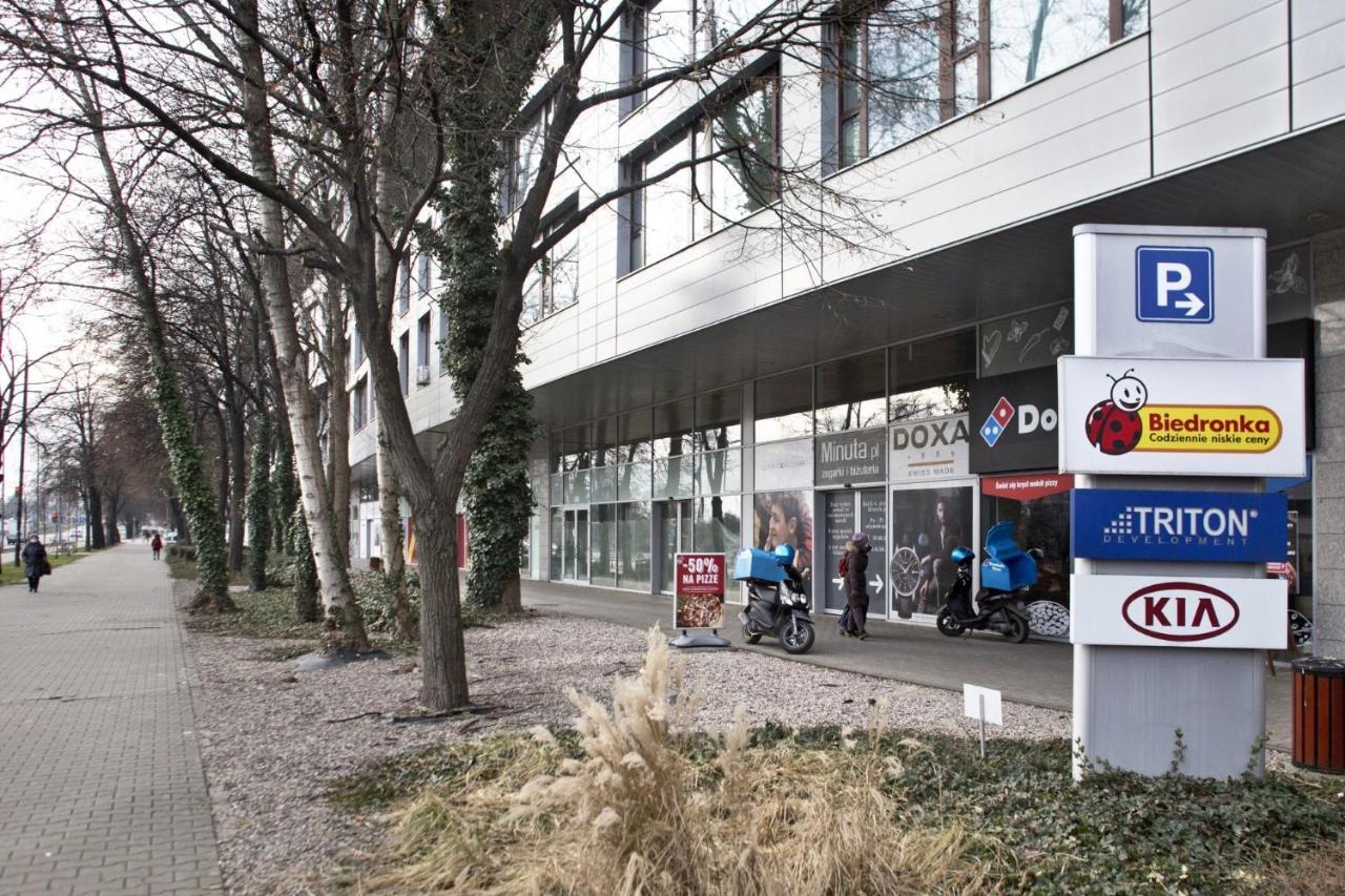 Triton Park Accommodation By P&O Serviced Apartments Warsawa Bagian luar foto