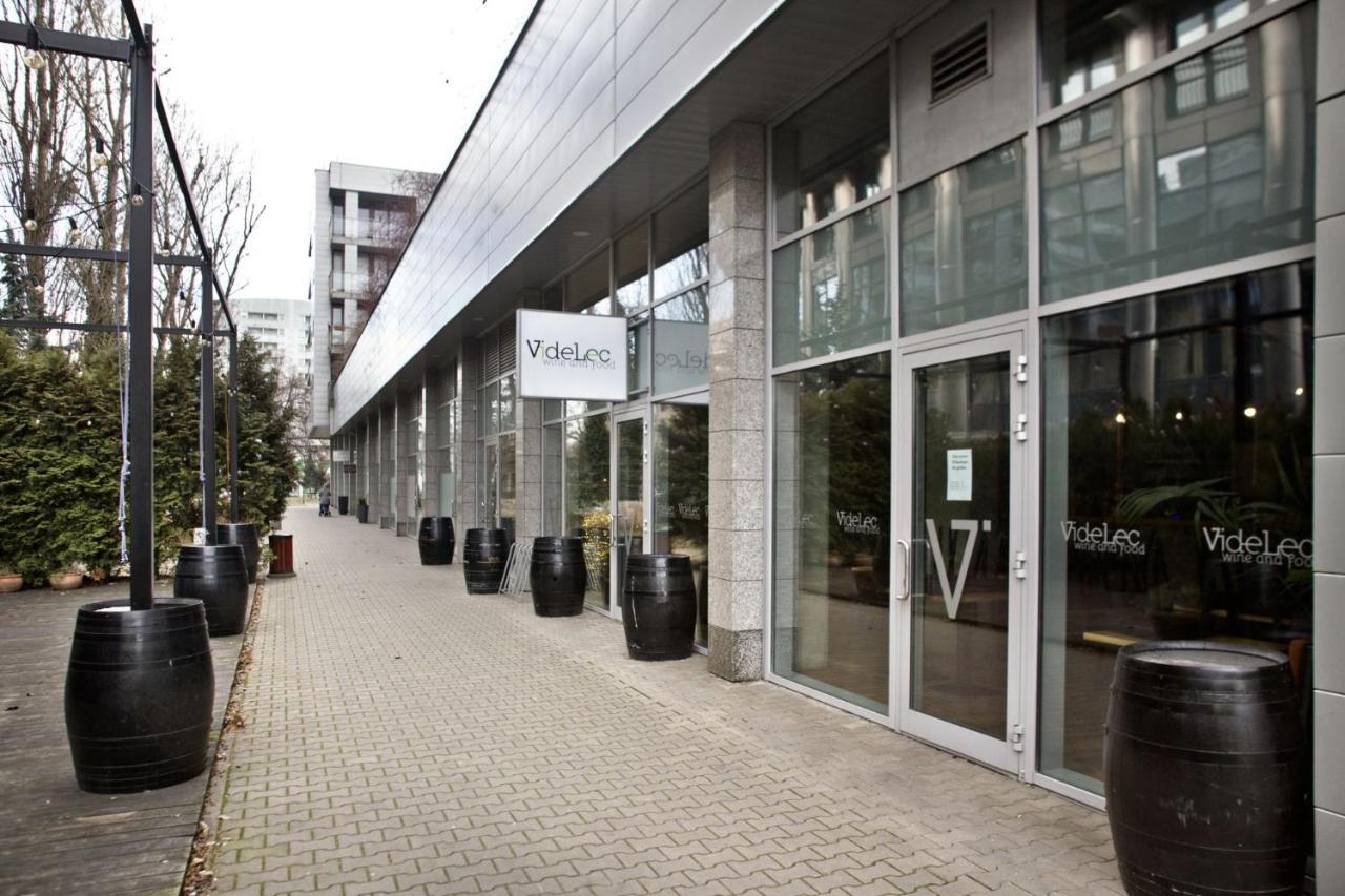 Triton Park Accommodation By P&O Serviced Apartments Warsawa Bagian luar foto