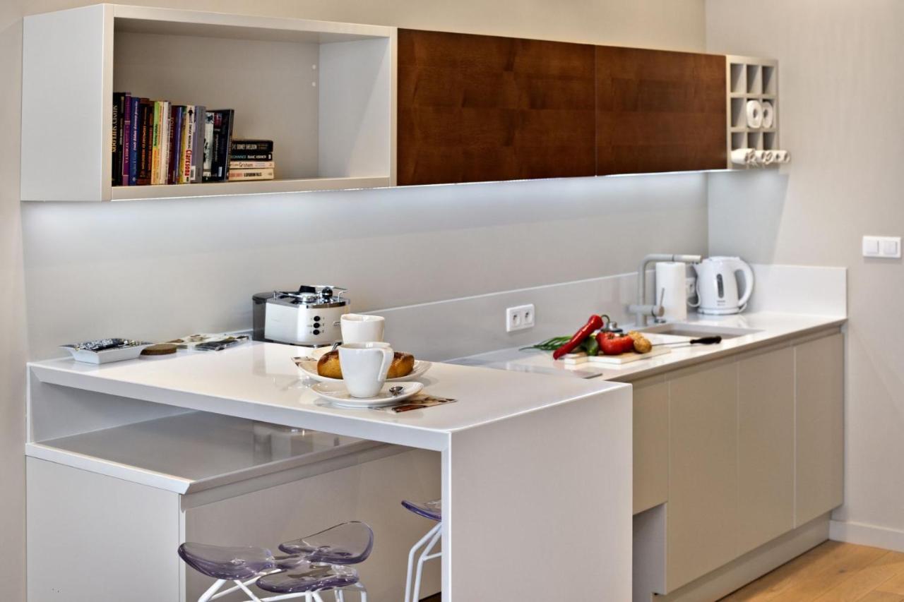 Triton Park Accommodation By P&O Serviced Apartments Warsawa Bagian luar foto